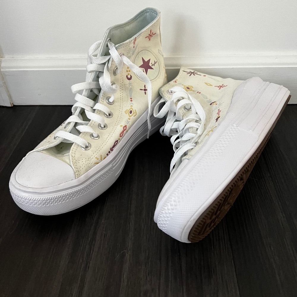 Converse Chuck Taylor All Star Lift – Embroidered / Festival Style